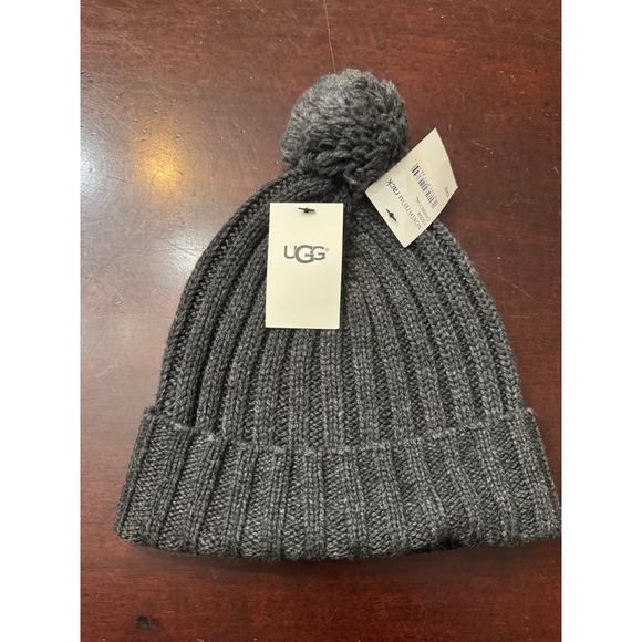 NWT UGG Rib Pom Hat Charcoal Grey Knit Beanie with Pom 15094 Mens OS New - Picture 3 of 5